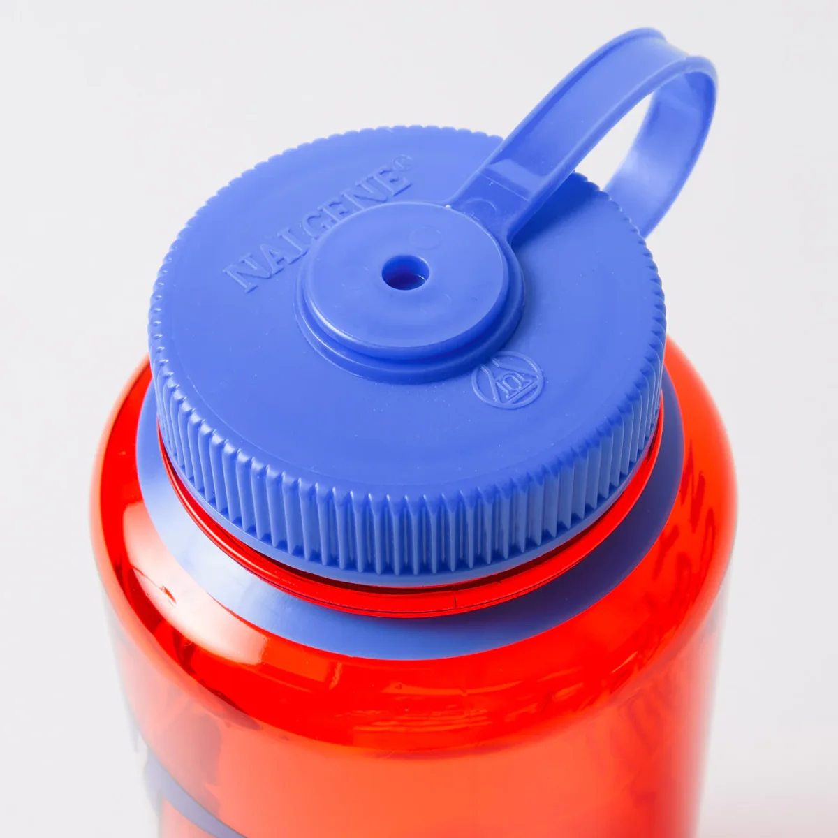 Nice And Normal Bottle (Red) - immagine 4