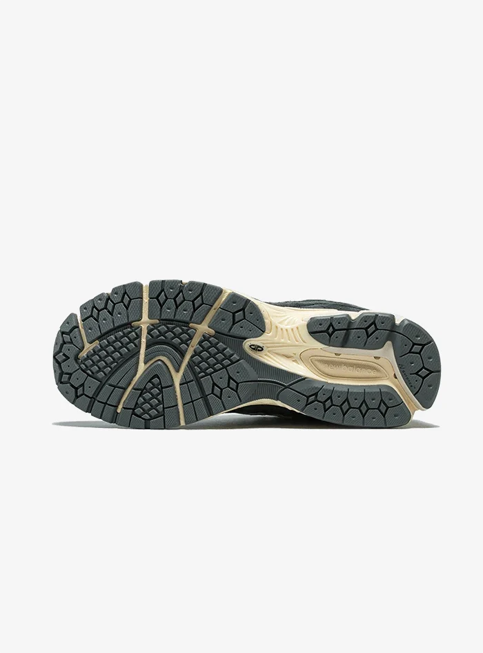 New Balance 2002R Black Dark Grey - immagine 5