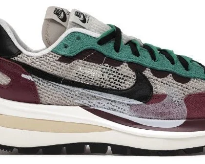 Nike Vaporwaffle Sacai Villain Red Neptune Green